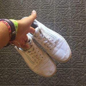 WHITE OLD SKOOL VANS